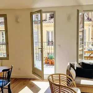 appart-terrasse-calme-lumineux.fr-provencehotel.com/
