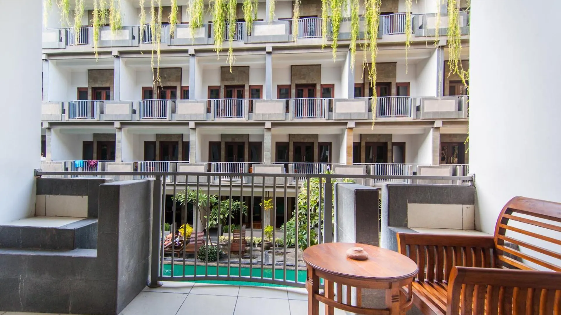 Champlung Mas Hotel Legian 4*, Легиан Индонезия
