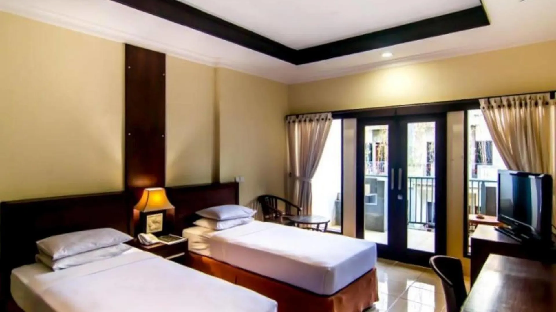 Champlung Mas Hotel Legian 4*, Легиан Индонезия