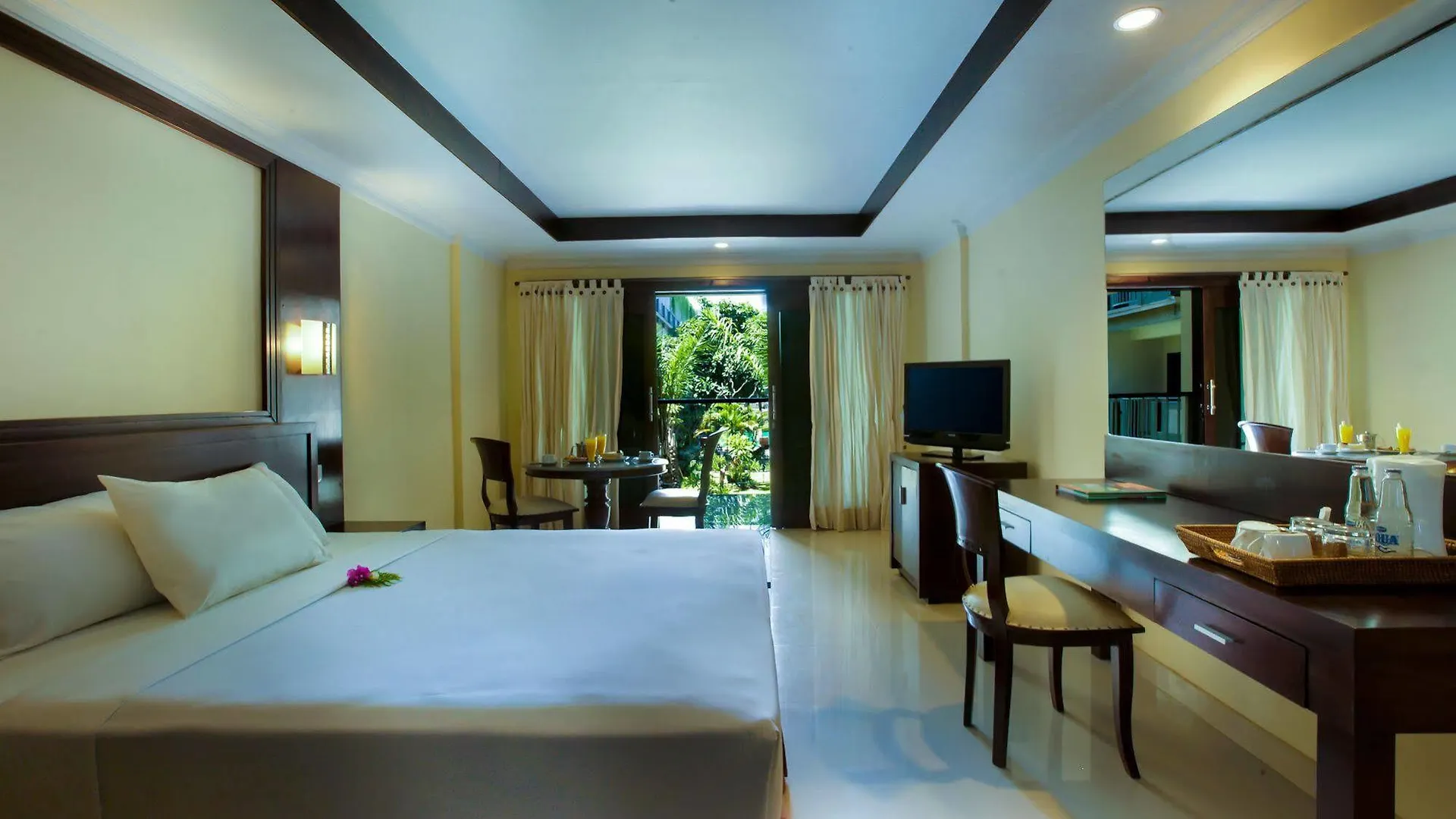 Champlung Mas Hotel Legian  Легиан